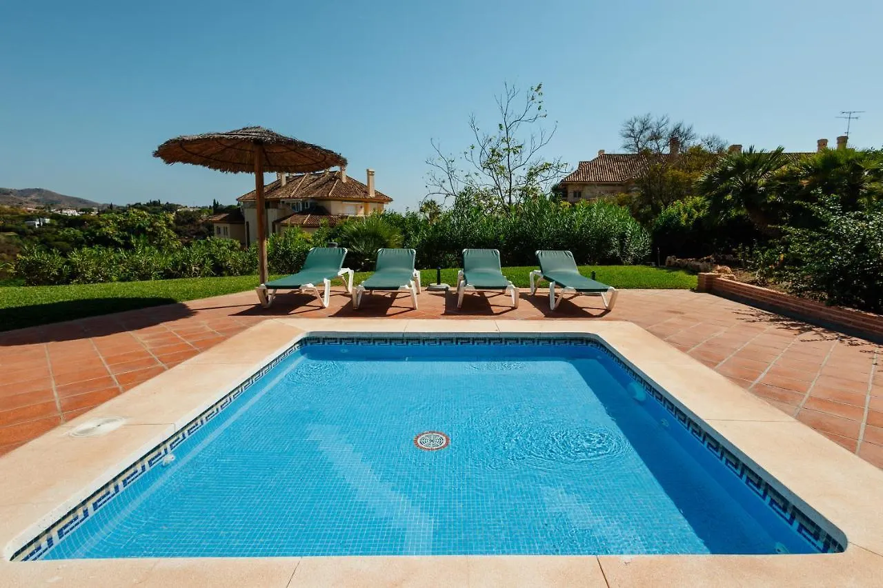 Holiday Home, With Sea Views, South Facing And Close To The Golf Course And The Beach, In Elviria Hills Marbella Apartmán