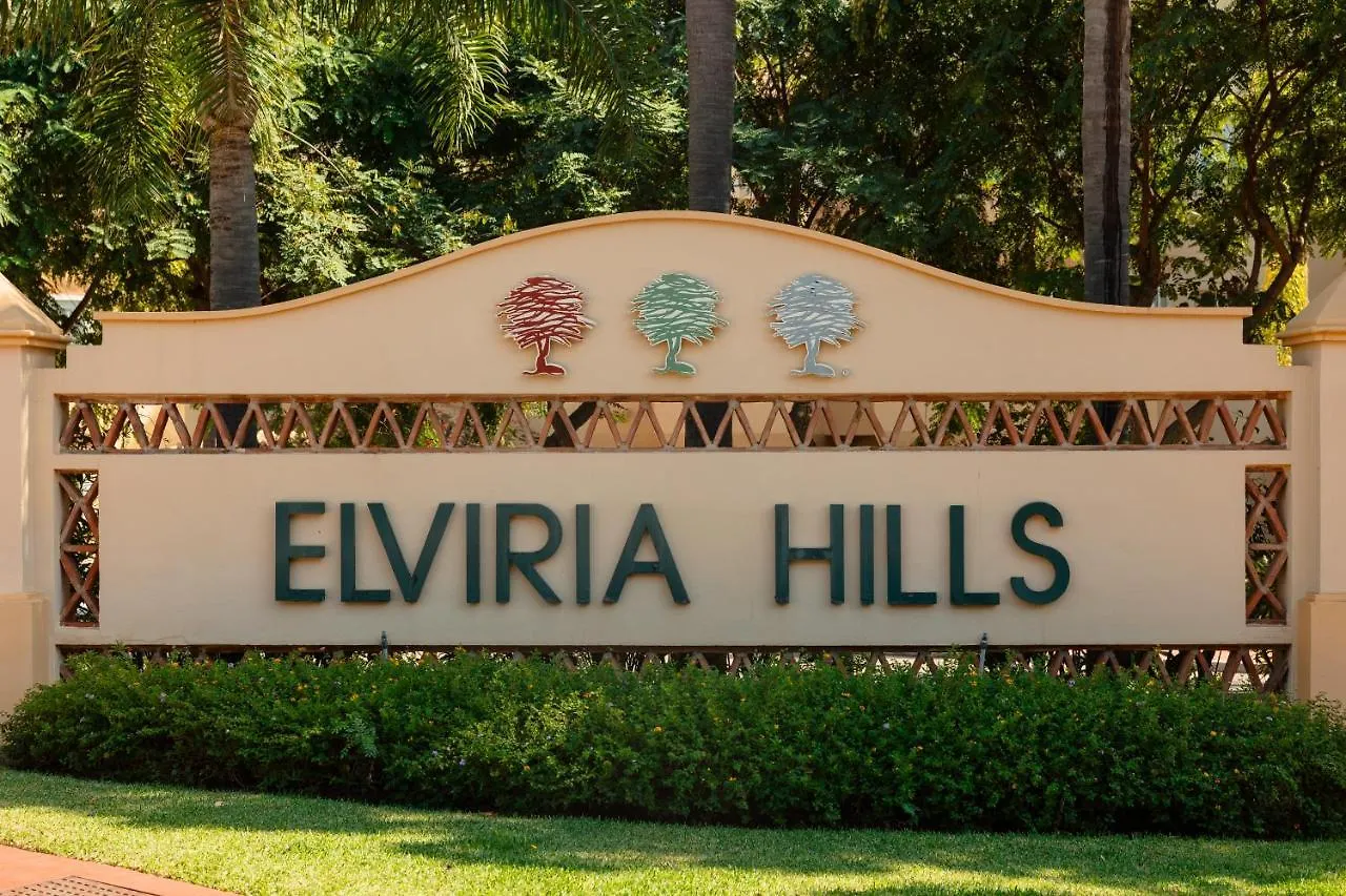 Seaside Golf Retreat: Elviria Hills Holiday Home Marbella