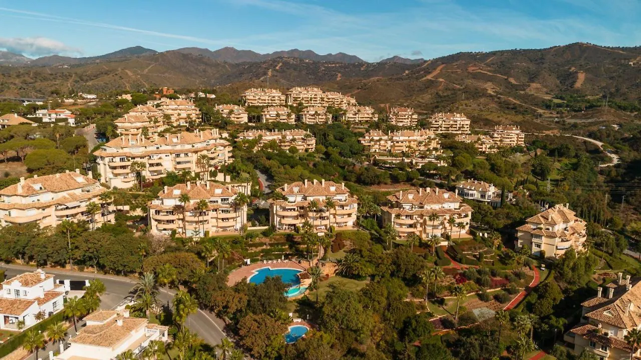 Seaside Golf Retreat: Elviria Hills Holiday Home Marbella Apartment