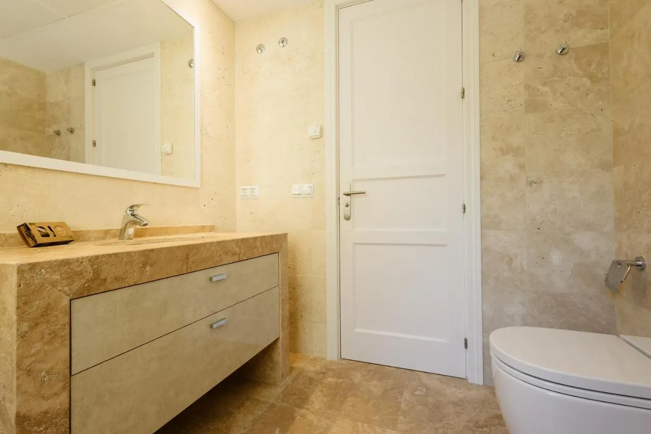 Seaside Golf Retreat: Elviria Hills Holiday Home Marbella
