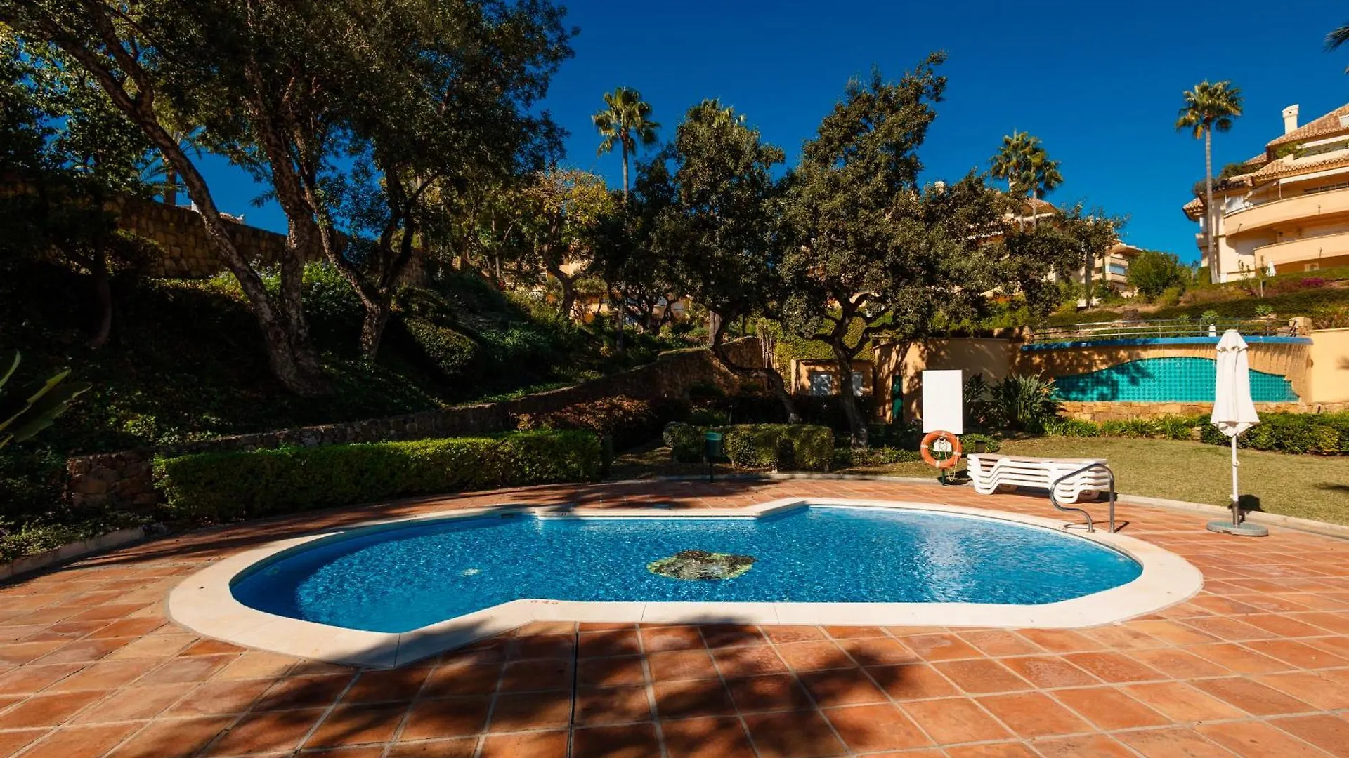 Seaside Golf Retreat: Elviria Hills Holiday Home Marbella Apartment